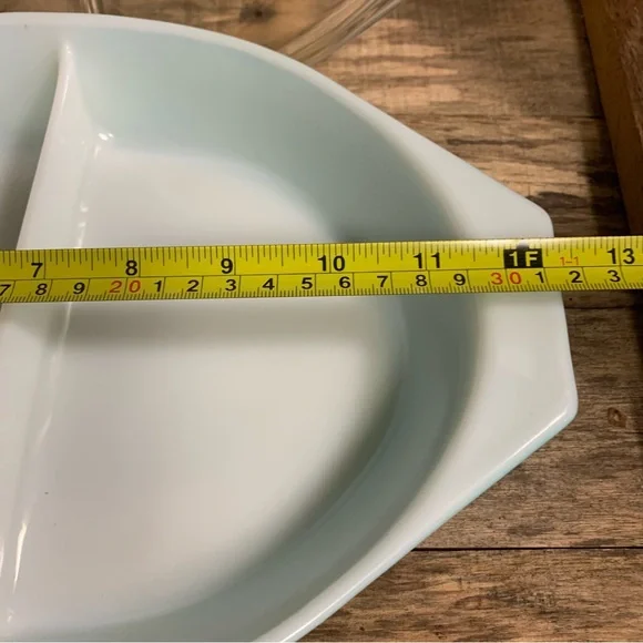 Vintage Pyrex Blue Snowflake Divided Casserole Dish - Picture 8 of 12